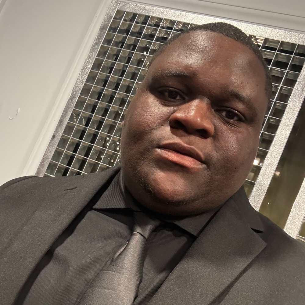 Meet your Posher, Carlos